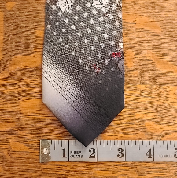 The Mens Shop J.C. Penny Black Silver Red Tie - Picture 6 of 8